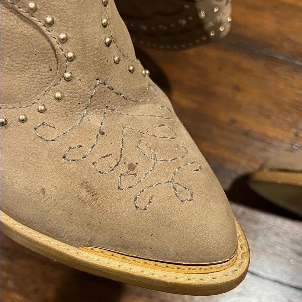 Tan Suede - leather  Embellished Women's Boots from Brazil size 9 - Picture 6 of 13